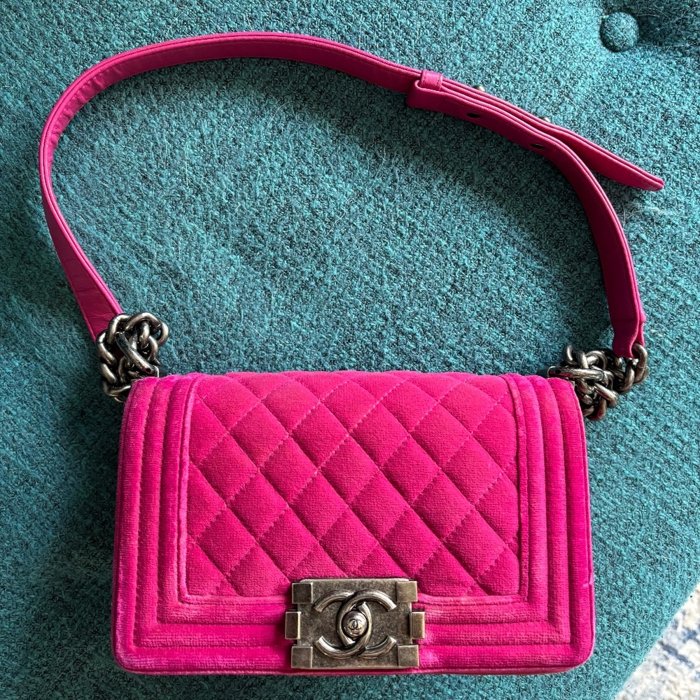 Chanel authentic small velvet pink boy bag